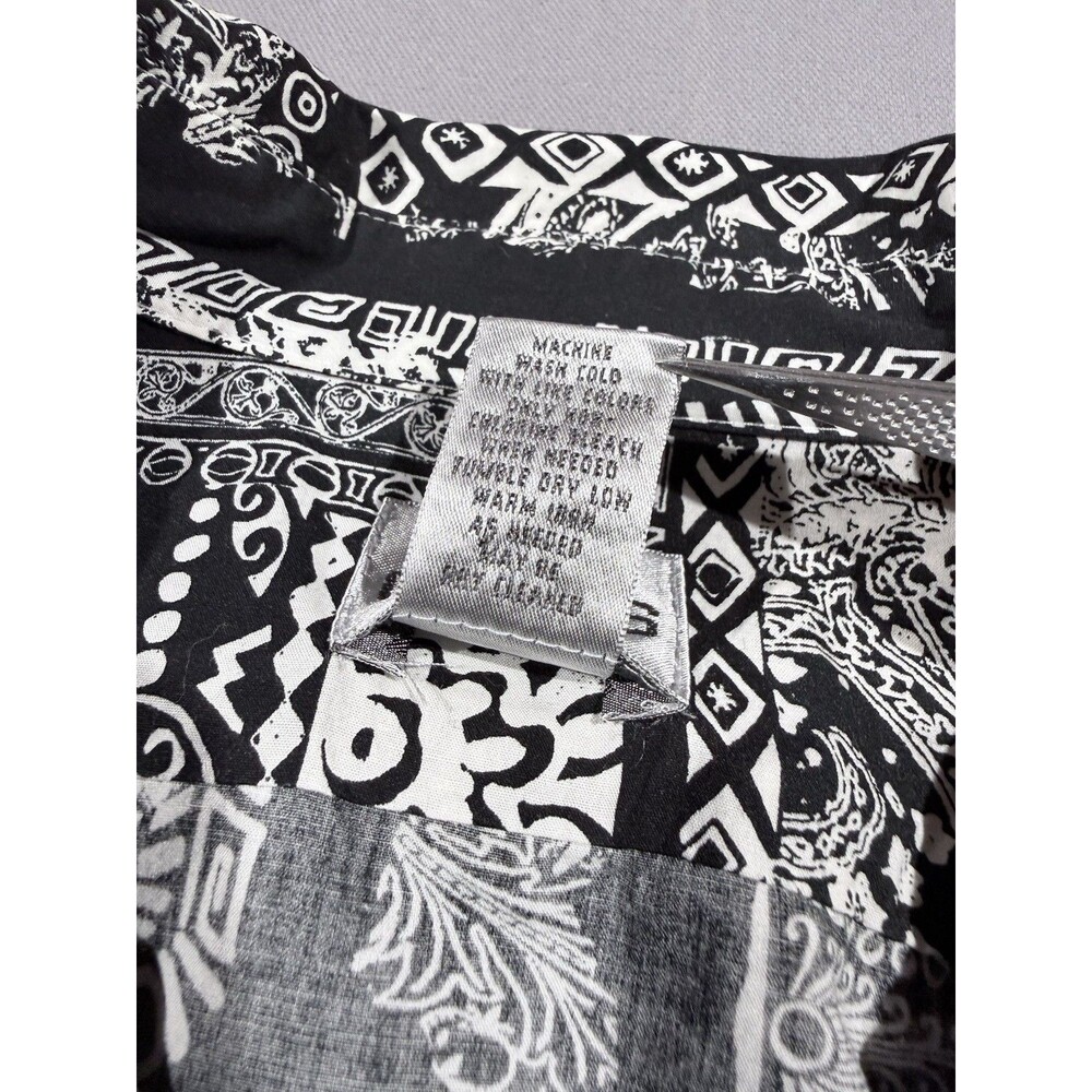 Chicos Womens Black/White Geometric Patchwork Blouse Size 2 - Picture 5 of 9